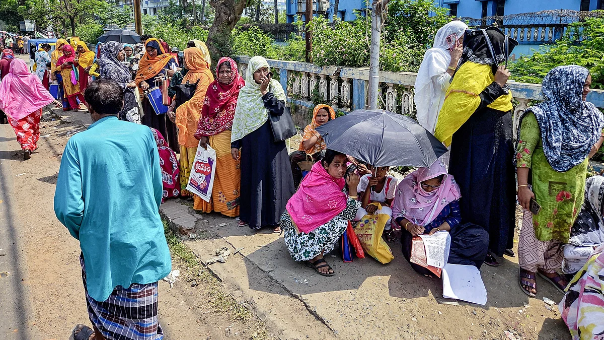 Deleted voters gather before an SIR tribunal in Murshidabad, West Bengal, 13 April