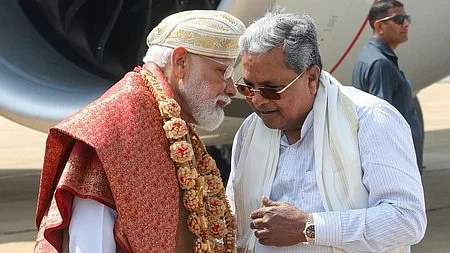 PM Modi with Karnataka Chief Minister Siddaramaiah