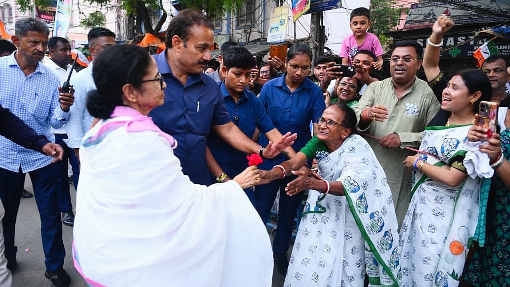 Mamata Banerjee campaigns in Howrah