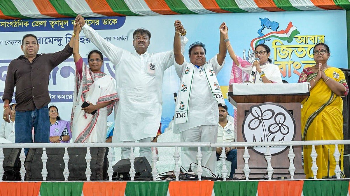 Mamata Banerjee during a campaign ahead of assembly elections in Hooghly.