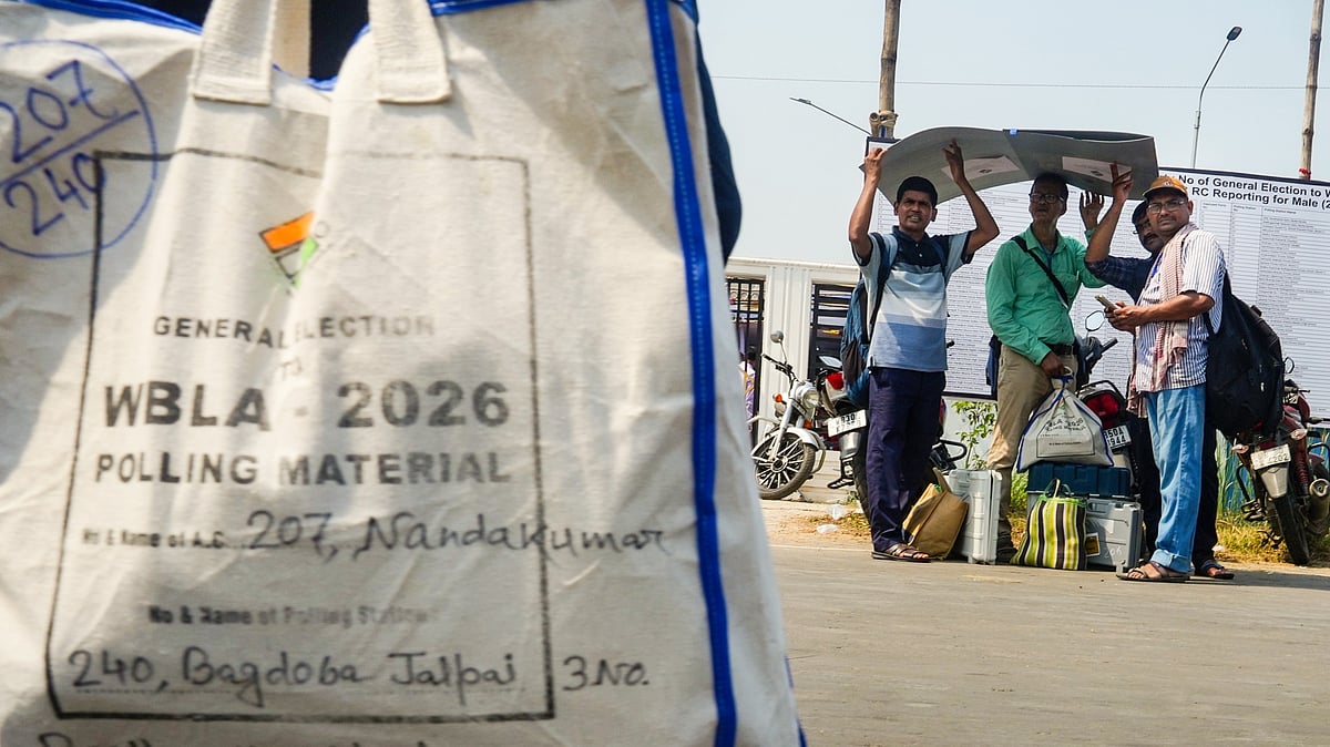 Polling officials leave for their respective polling stations in Purba Medinipur district, 22 April