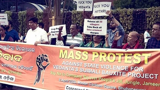 Protesters gather to put out their viewpoint in Sijimali