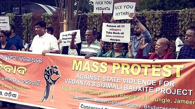 Protesters gather to put out their viewpoint in Sijimali