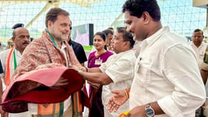 Rahul Gandhi is received by party leaders in Sri Vijaya Puram, Andaman and Nicobar Islands.