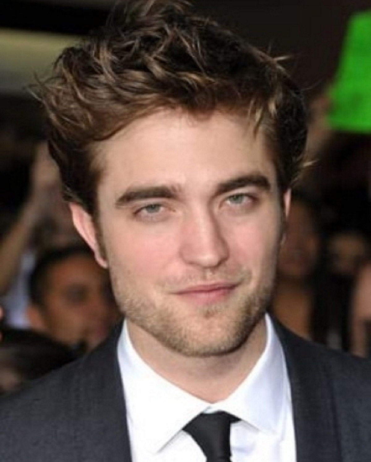 'Parasite' director, Robert Pattinson team up for scifi movie(02)