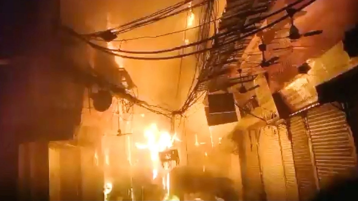 Six workers suffocate to death in sleep as Maha factory burns