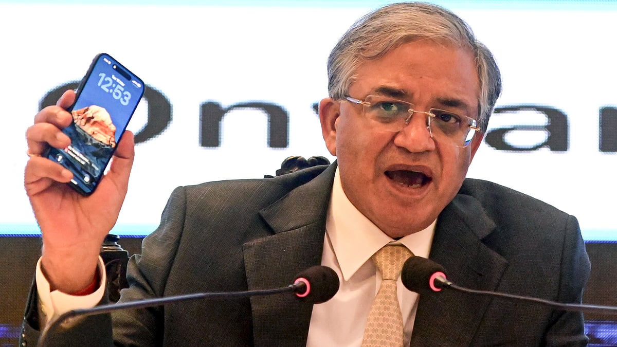 Opposition Seeks CEC Removal In Historic Move