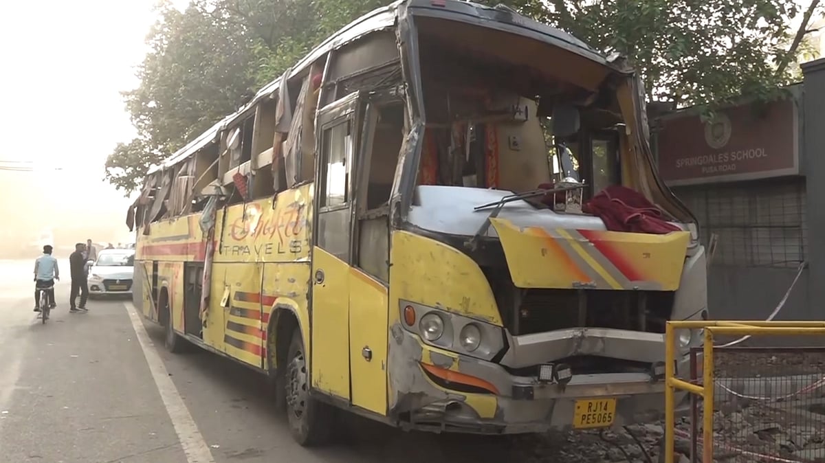 Delhi Bus Crash Alert Two Dead and 23 Injured in Karol Bagh