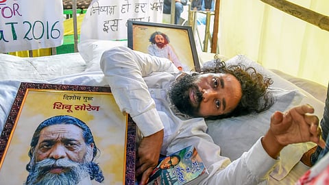 jpsc ranchi students protest devendra nath mahto hunger strike