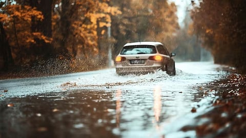Monsoon Driving Tips drive in the rain, avoid making these 4 mistakes at all costs