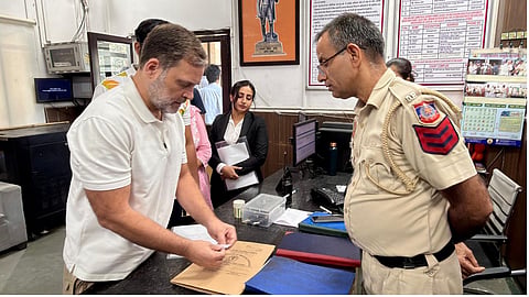rahul gandhi at parliament street police station