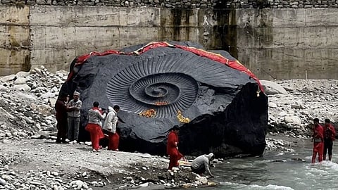 The 22-foot Shaligram-like structure near Muktinath is an artistic sculpture.