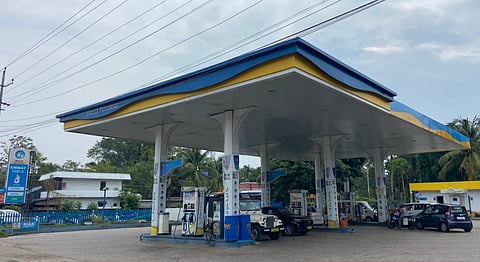 Government takes major action on E20 petrol over 2,500 petrol pumps restricted srs13