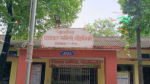supgaon zp school 63 students without teachers