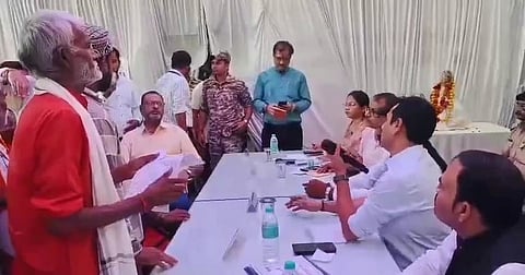 Datia Collector reprimands CMO