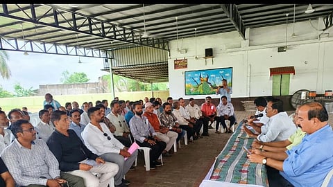 gondia railway line land acquisition protest rasta roko