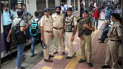 mumbai rpf 2581 cases 32 26 lakh fine august 2026