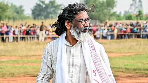 Hemant Soren knocks on the High Court's door in the land scam case