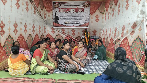 ner mahila nagari patsanstha depositors hunger strike