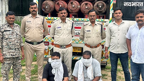 90 domestic gas cylinders seized from vehicle in Morena