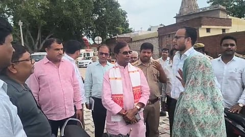 Varanasi Flood Situation Ganga-Gomti Water Levels Rise MLA Inspects Affected Areas by Boat