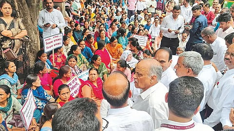 Pune: Junior college teachers protest against the staff validation policy