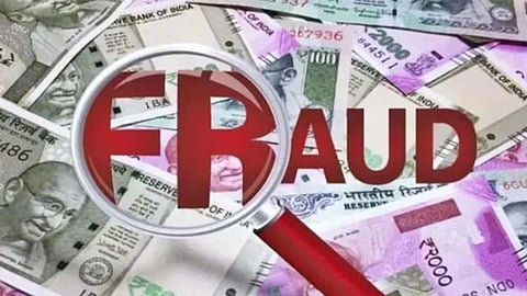 wardha dubai tour ticket booking fraud 3 25 lakh