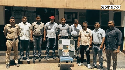 nagpur city police outside police station