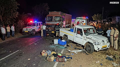 Gondia Truck Pickup Collision On Highway
