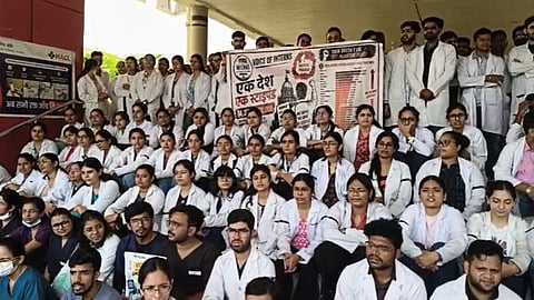 Indore MY Hospital Intern Doctors Protest