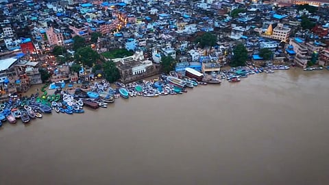 Varanasi Flood Alert Ganga Water Level Rising Again All 84 Ghat Submerged