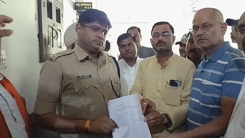 Villagers meet Datia SP over the arrest of Basturi village sarpanch