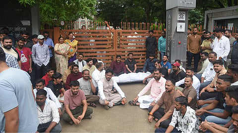 nashik road accidents three deaths potholes municipal corporation