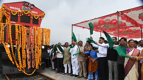 india first salt container train launched gujarat gatishakti cargo terminals