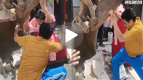 Agra Municipal Corporation Bulldozer Action
