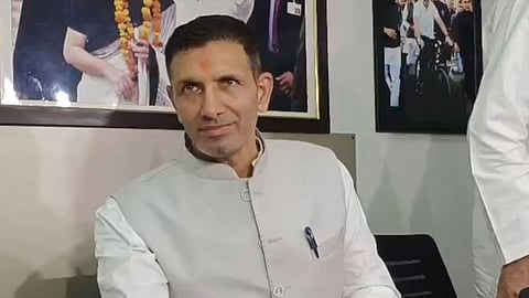 Jitu Patwari X post questioning Nitin Navin