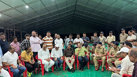 Congress leaders, including Jitu Patwari, hold a late-night meeting with police officials at the venue of Rahul Gandhi
