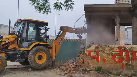 Kanpur KDA Demolition Drive  Government Land Cleared of Alleged Encroachment in Bari Village