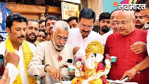 A grand offering of 134 liters of Cocoj ice cream made to Pune's Dagdusheth Ganpati
