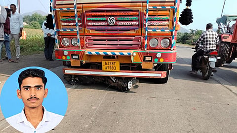 satana virgaon accident truck bike collision young man killed