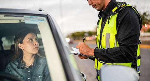 traffic police stop you avoid making these 4 mistakes increased trouble 