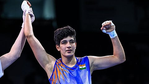 Parveen Hooda Qualifies For Quarter Finals in Boxing