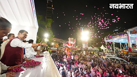 Devendra Fadnavis Ganpati Visarjan