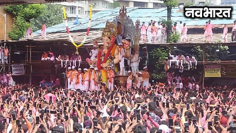 Lalbaugcha Raja's immersion procession reaches Girgaon Chowpatty possibility of delay in immersion due to low tide