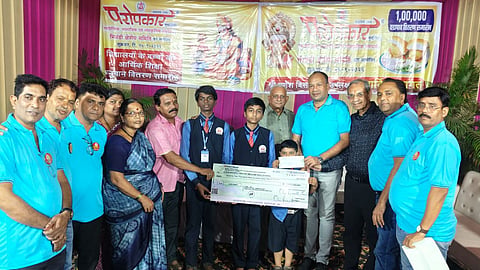 bhiwandi paropkar sanstha students education aid vadapav distribution