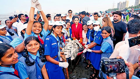 Mumbai BMC Collected 2755 Tonnes Ganesh Idol