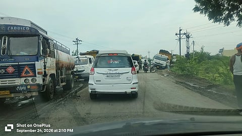 ghugghus tadali road incomplete chandrapur traffic jam