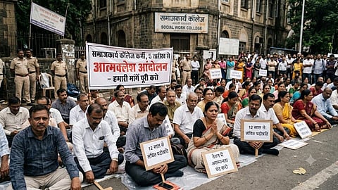 social work college staff protest maswe nagpur