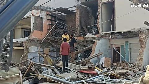 Ujjain Municipal Corporation removes affected portions of houses and shops