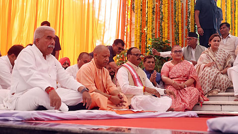 CM Yogi Adityanath Pays Tribute to Mahatma Gandhi on His 157th Birth Anniversary